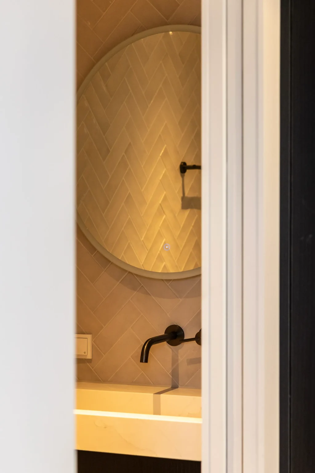 villaloena_LR-7805_1920